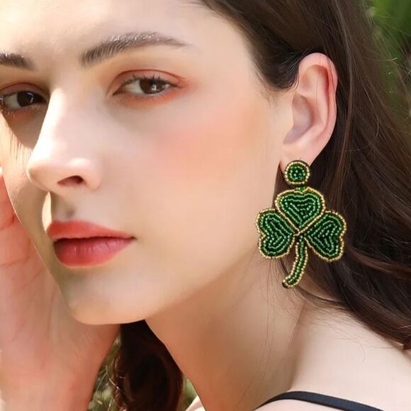 New GLASS SEED BEAD CLOVER St. Patrick's Day Statement earrings - Picture 1 of 9